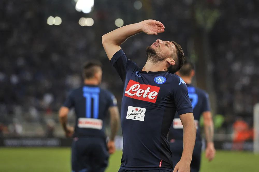 Mertens và bàn thắng đẳng cấp thế giới ảnh 1