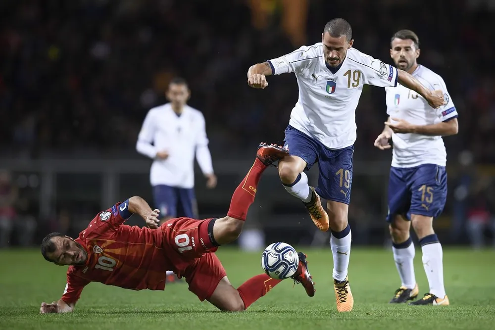 Bảng G: Tây Ban Nha đè bẹp Albania, Italia bối rối để hòa Macedonia ảnh 1