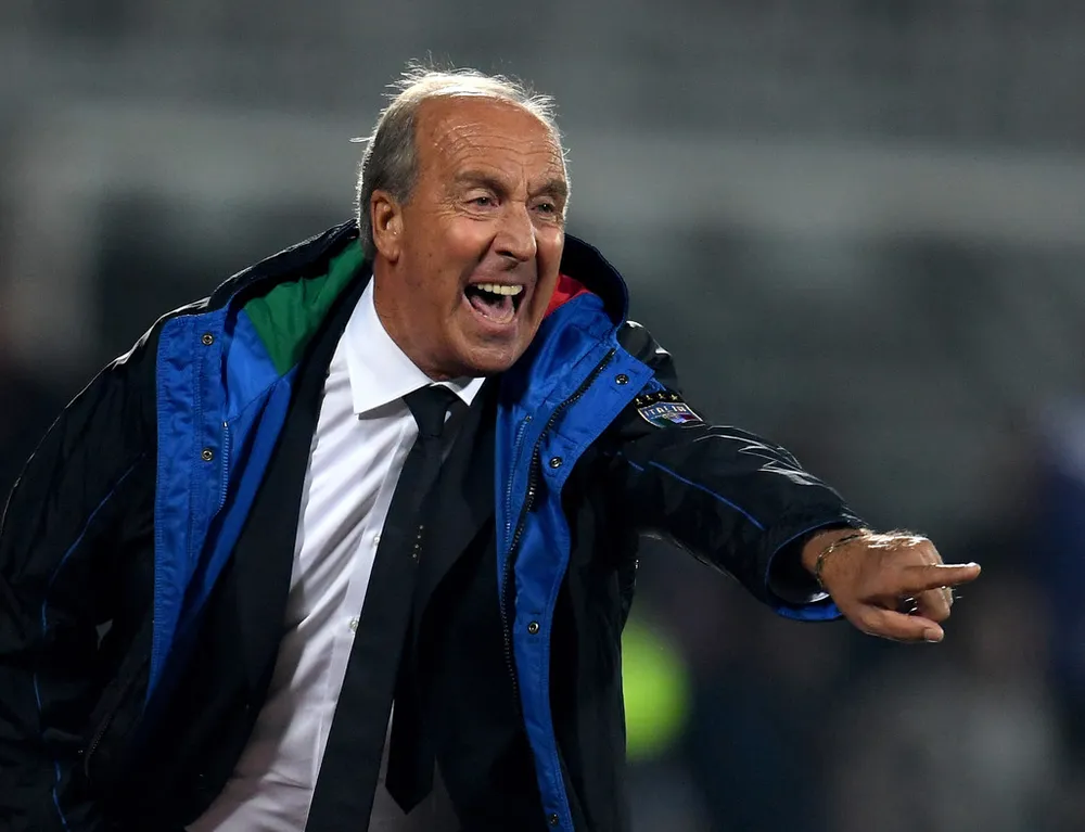 Ventura vẫn bảo vệ đội hình 4-2-4 ảnh 1