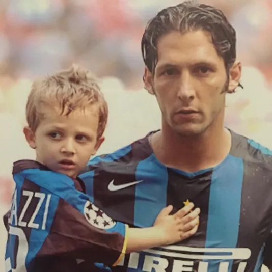 Chuyện nhà Materazzi: Bố yêu Inter, con thích Milan! ảnh 1