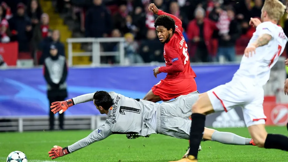 Bảng E: Liverpool đại thắng, Sevilla đại bại ảnh 3