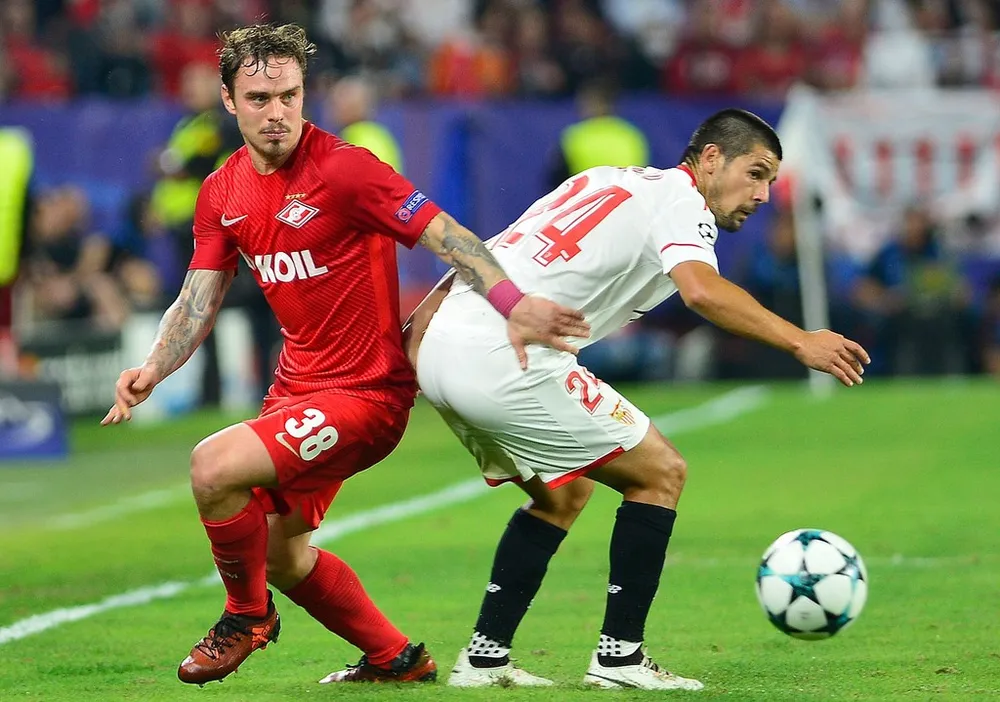 Liverpool đè bẹp Maribor, Sevilla vươn lên nhì bảng ảnh 1