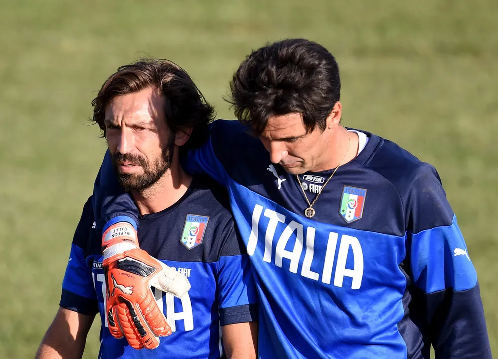 Thế giới bóng đá vinh danh tiền vệ bậc thầy Andrea Pirlo ảnh 4