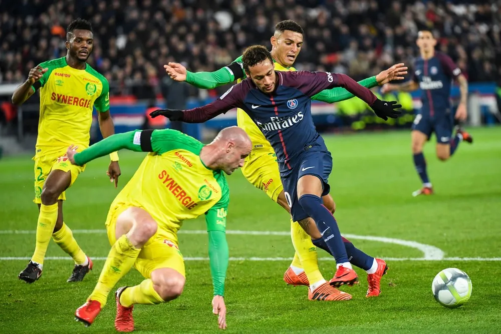 Pháp: Paris Saint Germain đè bẹp Nantes ảnh 1