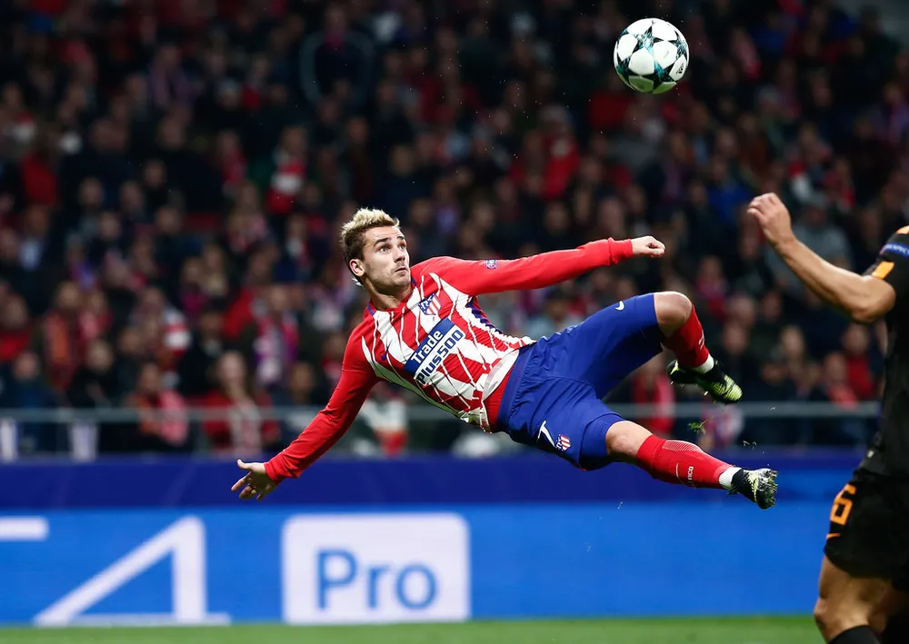 Pha ghi bàn tuyệt đẹp của Antoine Griezmann (Atletico) vào lưới Roma đã làm sân Wanda nức lòng. Ảnh: Getty Images.