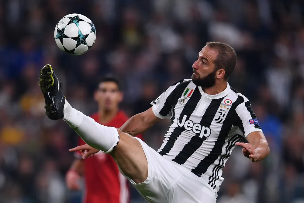 Gonzalo Higuain (Juventus) sẽ lại tòa sáng khi đối mặt Olympiakos. Ảnh: Getty Images. 