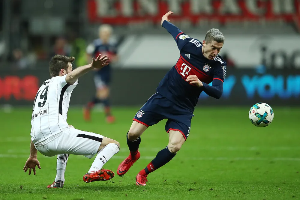 Bundesliga: “Hùm xám" vô địch mùa đông ảnh 2