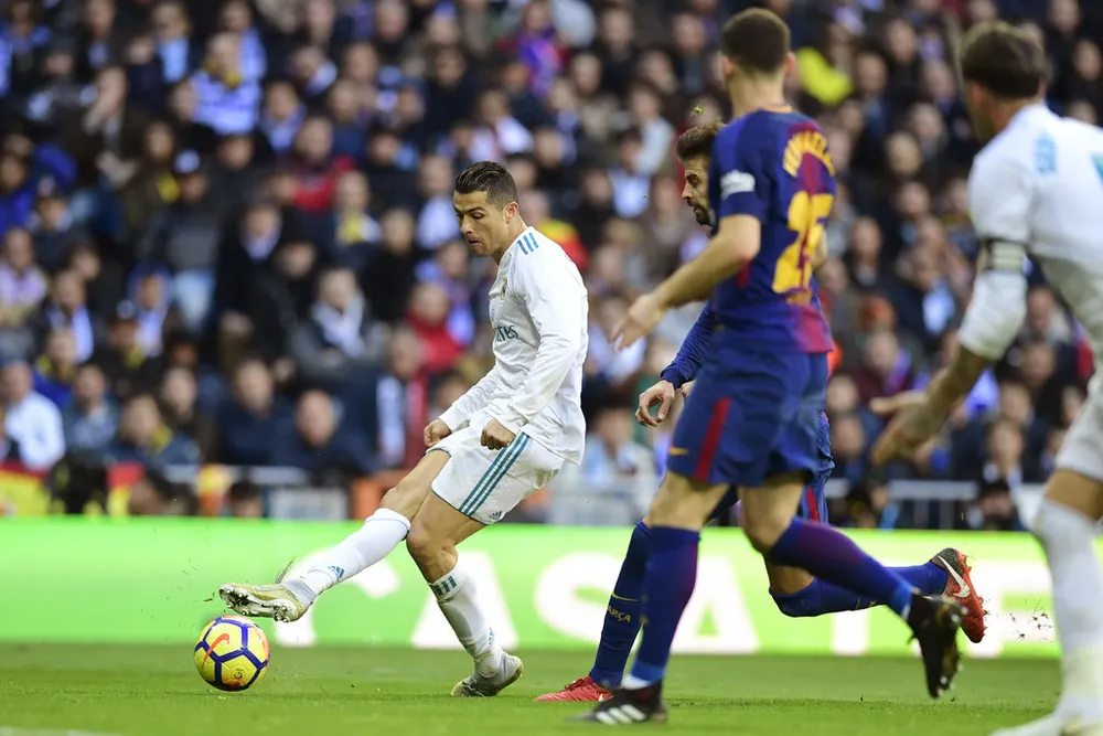 Thua El Clasico, Real Madrid vẫn từ chối bỏ cuộc ảnh 3