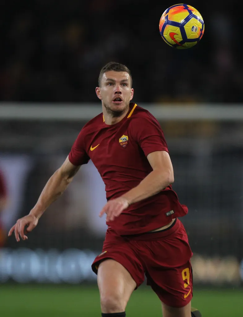 Dzeko và Emerson gia nhập Chelsea vào thứ Ba ảnh 1