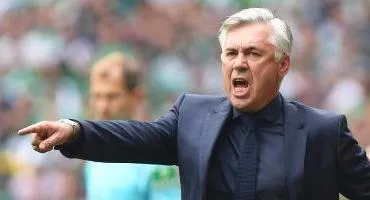 Azzurri cần kinh nghiệm cầm quân của Carlo Ancelotti.