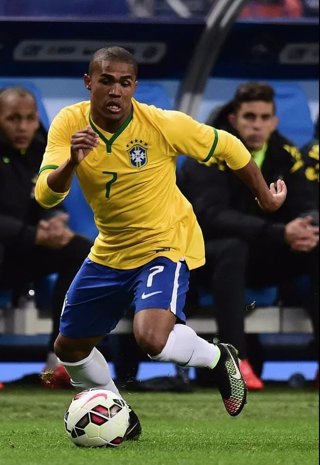 Thiếu Neymar, Brazil đương đầu Nga trong tuyết giá ảnh 2