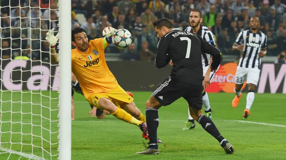 Khi Buffon cho Real Madrid “uống nước đường” ảnh 1