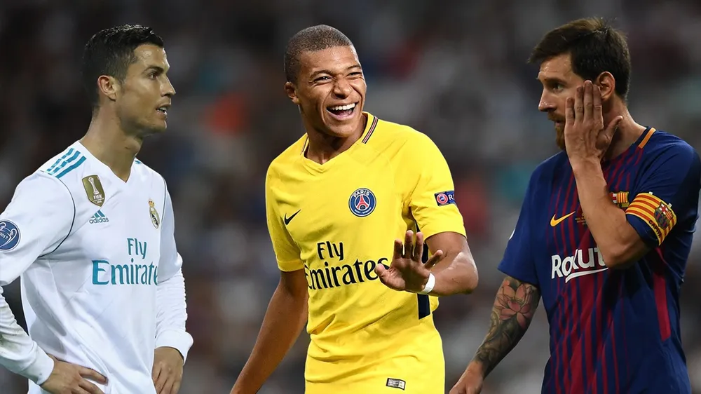 Kylian Mbappe (giữa) qua mặt cả Messi lẫn Ronaldo về tài ghi bàn ở tuổi teen.