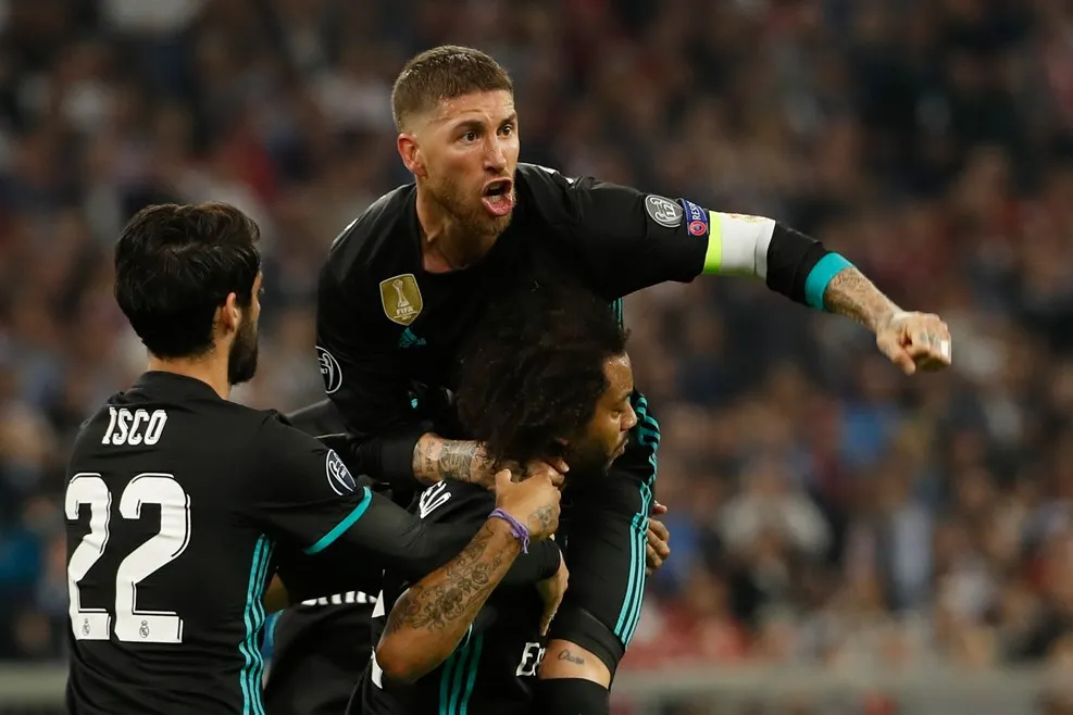 Thủ quân Sergio Ramos ăn mừng bàn thắng của Marcelo (Real Madrid)