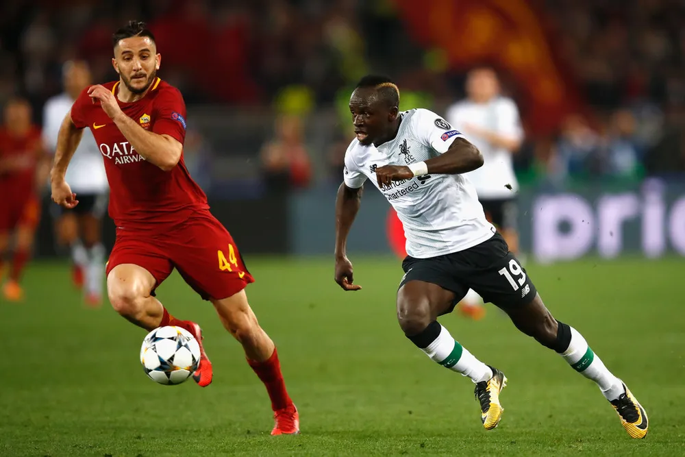 Sadio Mane (phải, Liverpool) trong trận lượt về ở Olimpico. 