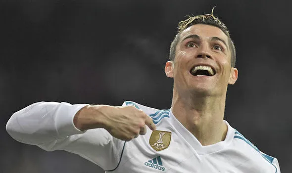 Ronaldo đang yêu sách đòi tăng lương.