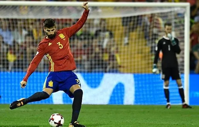 Sao Barca Gerard Pique chấn thương đầu gối, Tây Ban Nha lo sốt vó ảnh 1