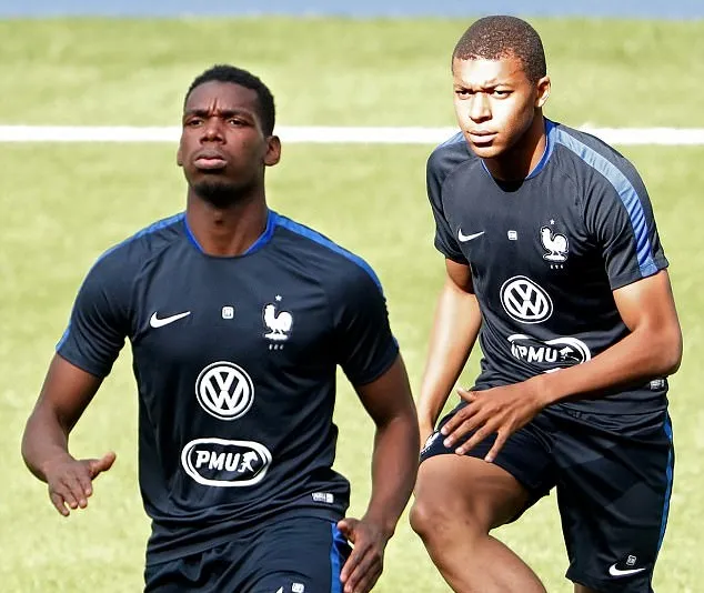 Mbappe sẽ tỏa sáng hơn Neymar ở World Cup, Ibra dự báo ảnh 1