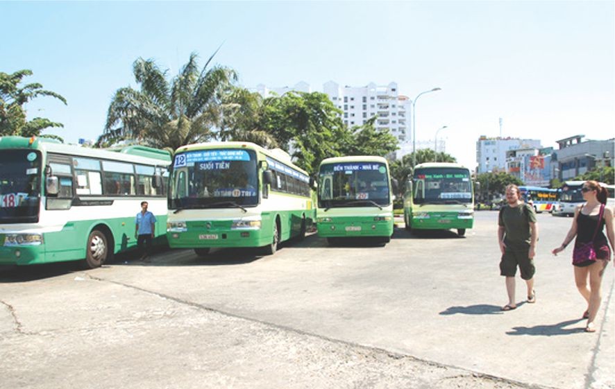 各客運單位為節日活動準備就緒。