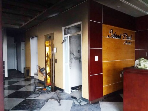 Island Pearl酒店櫃檯附近起火處。（圖源：互聯網）