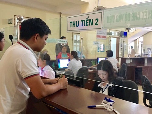 在某醫院掛號診病。