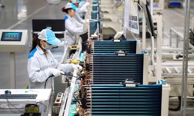 Một phần không thể thiếu trong lộ trình tăng trưởng bền vững của Việt Nam là đầu tư vào lực lượng lao động Một phần không thể thiếu trong lộ trình tăng trưởng bền vững của Việt Nam là đầu tư vào lực lượng lao động