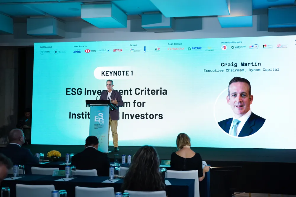 Ông Craig Martin, Chủ tịch Dynam Capital, đã lấy cột mốc năm 2050, khi Việt Nam cam kết giảm phát thải ròng bằng 0, để phát biểu mở đầu cuộc gặp gỡ Ông Craig Martin, Chủ tịch Dynam Capital, đã lấy cột mốc năm 2050, khi Việt Nam cam kết giảm phát thải ròng bằng 0, để phát biểu mở đầu cuộc gặp gỡ