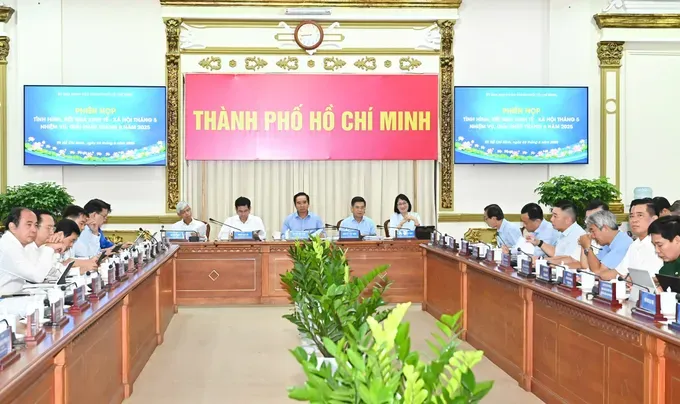 Toàn cảnh cuộc họp. Ảnh Việt Dũng