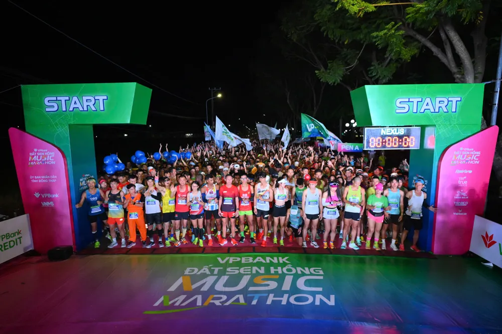 FE CREDIT lan tỏa thông điệp sống khỏe, sống tích cực tại Đất Sen Hồng 2025