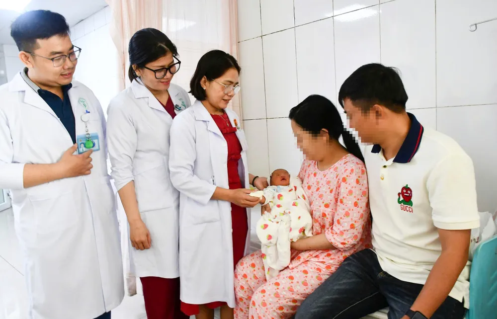 Mang niềm vui đến vợ chồng hiếm muộn bằng kỹ thuật IUI