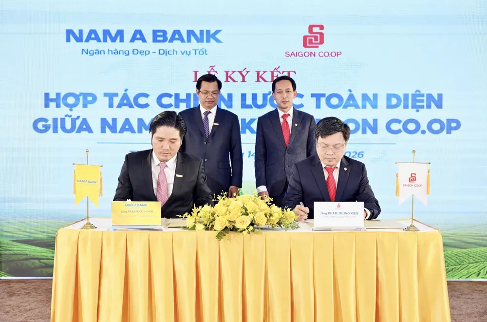 ANH 1 - NAM A BANK VÀ SAIGON CO.OP.jpg