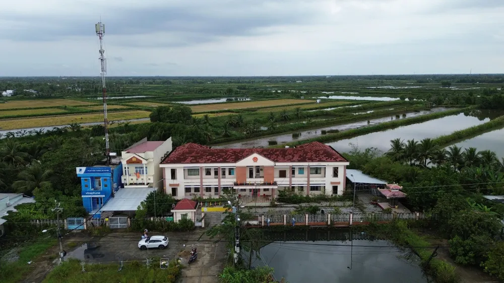 Trụ sở UBND xã An Xuyên trước đây còn để trống sau khi hợp nhất.