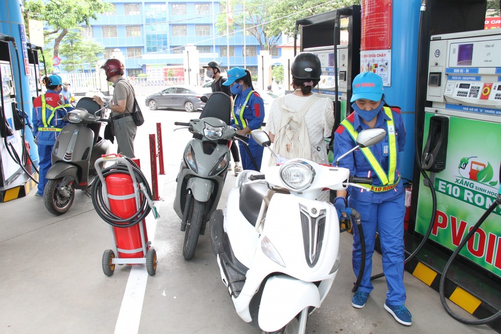 汽油价格小幅下降。