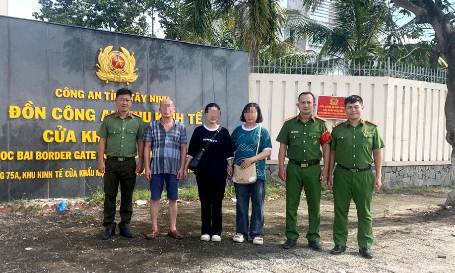 公安力量成功解救T并将她交还其父母。