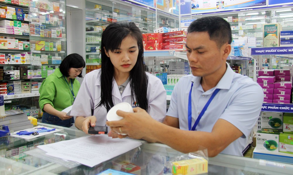 胡志明查处数十家违规药企。