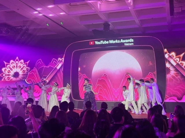 和敏智（Hòa Minzy）——YouTube上最突出的内容创作者之一。