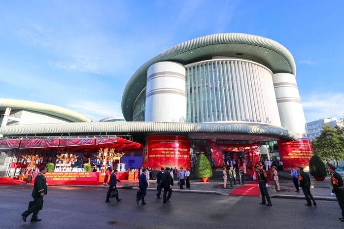 胡志明市干部学院—胡志明市党部第一次代表大会举办场所。