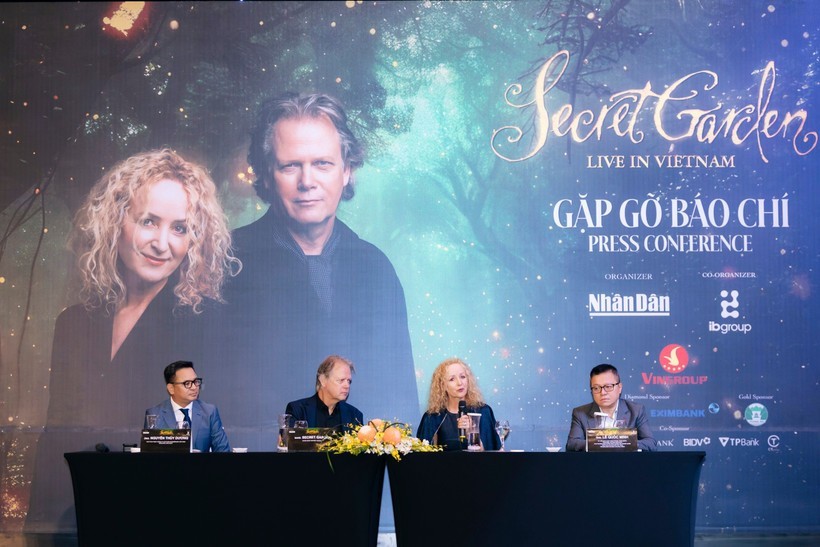 新闻发布会现场。