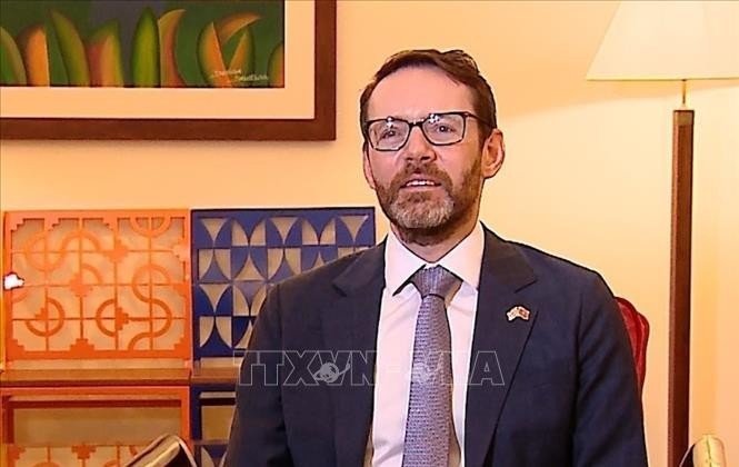 英国驻越大使伊恩·弗鲁。