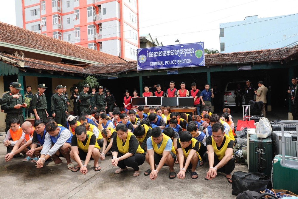 在柬埔寨被逮捕的各嫌疑人。