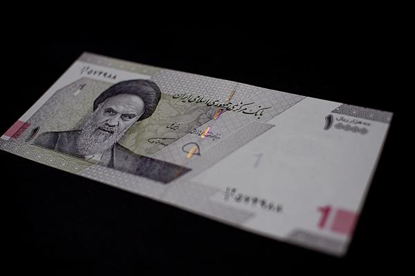 伊朗将在五年内完成货币改革 删除面值末四个零