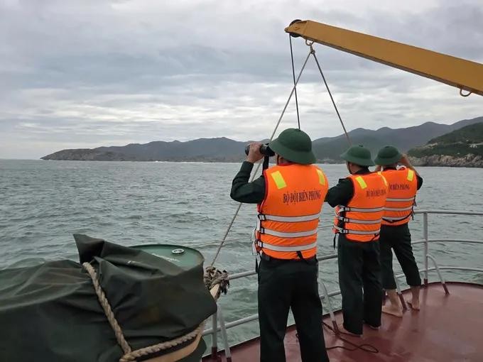  职能力量搜寻3名失踪渔民。