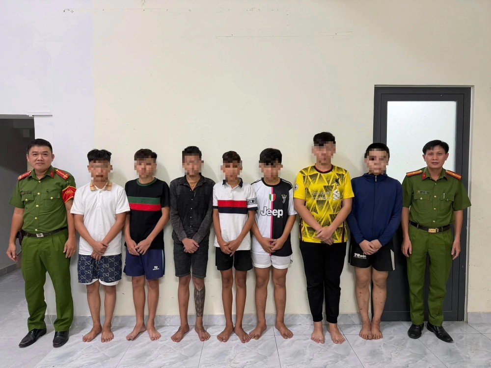 胡志明市公安处理7名在大水镬医院周边滋事的青少年。