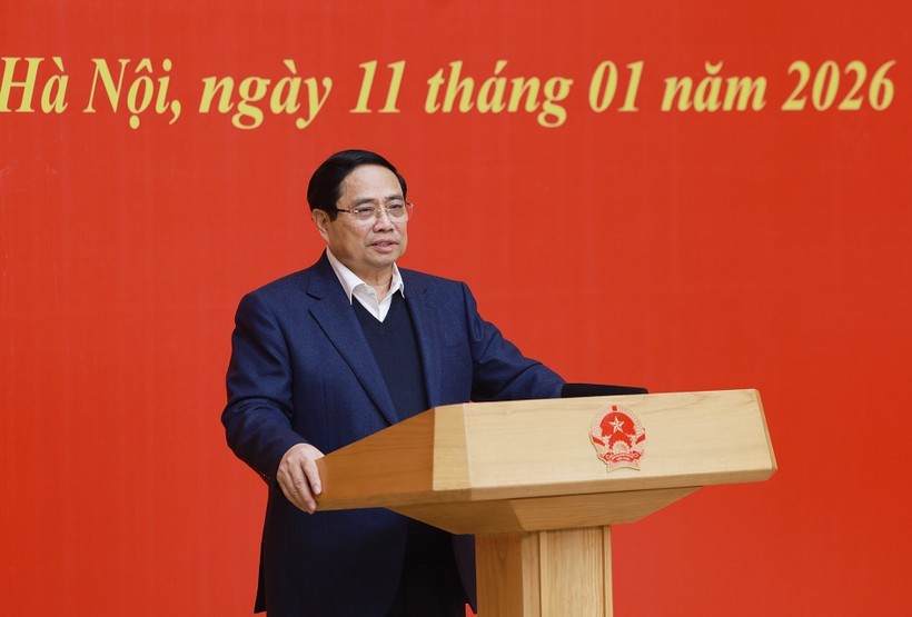 政府总理范明政在会议上发表讲话。