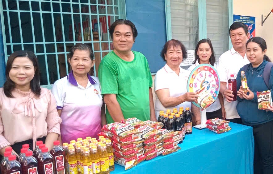  活动中被“交换”的务实礼物。