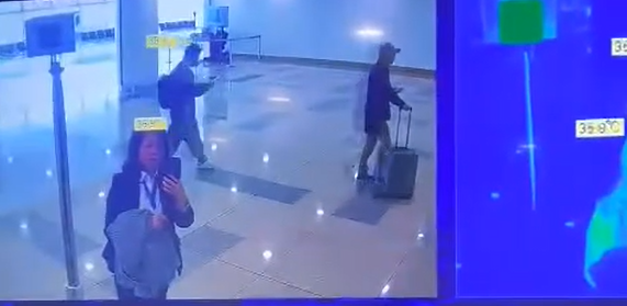 内牌国际机场实行全天候严密卫生检疫管控。凭借现代化的IR Fever Warning System 红外扫描系统，全部入境旅客在降落后立即接受自动体温筛查。截图自：NIA