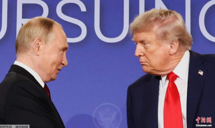 普京和特朗普。