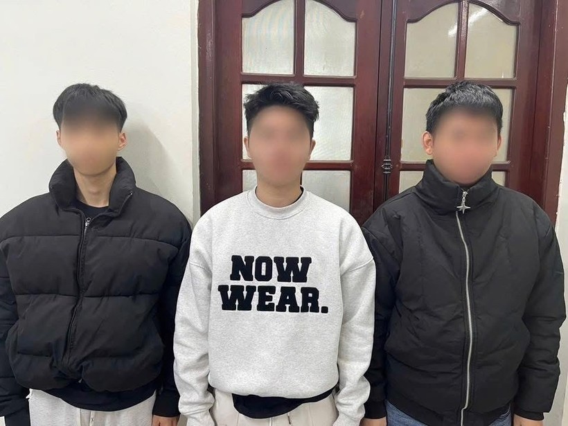 在宣光省公安调查警察机关的三名犯罪嫌疑人。