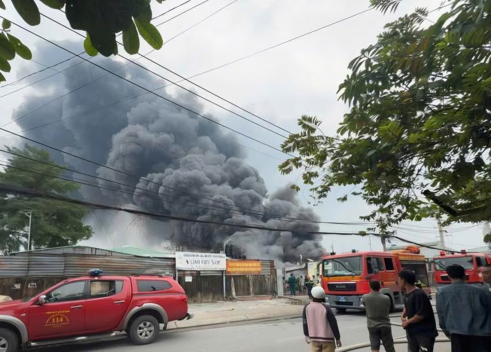 职能力量接近现场。