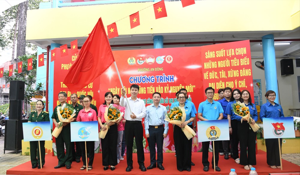 安东坊出动各支队伍协助选举工作。